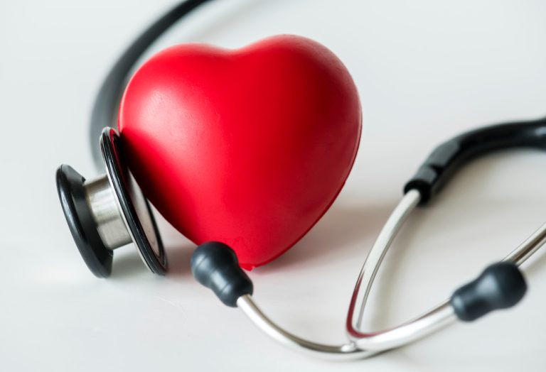 Patient discussing heart health concerns with the Best cardiologist in Sharjah during a comprehensive cardiac consultation.